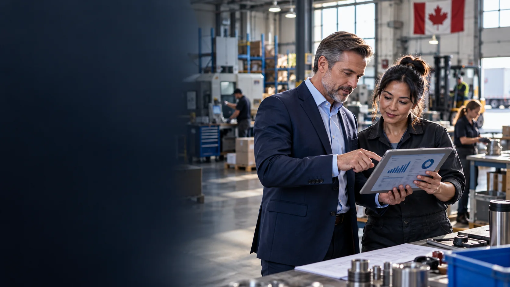 Operação de PME com equipes analisando opções de crédito